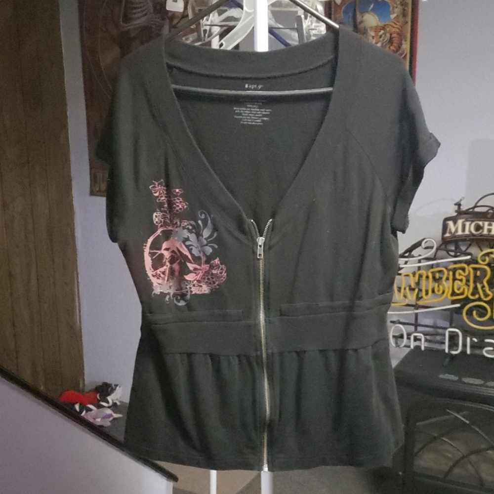 Black zip up short sleeve with harmony logo - Picture 1 of 3